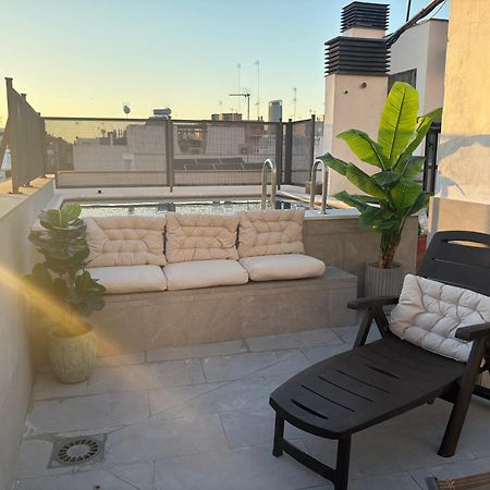 Atico Triana Con Piscina Privada Apartment Seville Luaran gambar