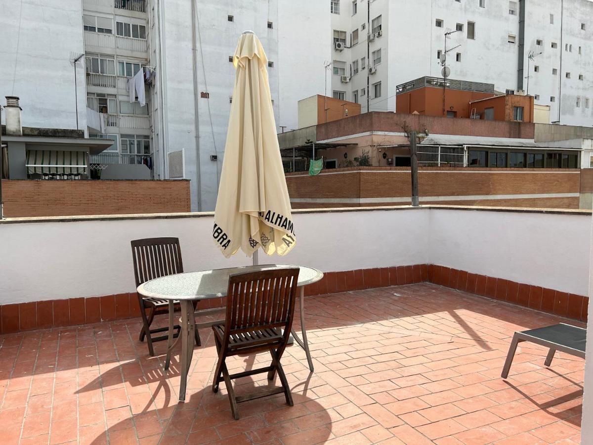 Atico Triana Con Piscina Privada Apartment Seville Luaran gambar